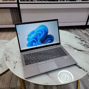 Laptop HP ZBook Firefly 14 G10 32GB Intel Core i7 SSD 512GB