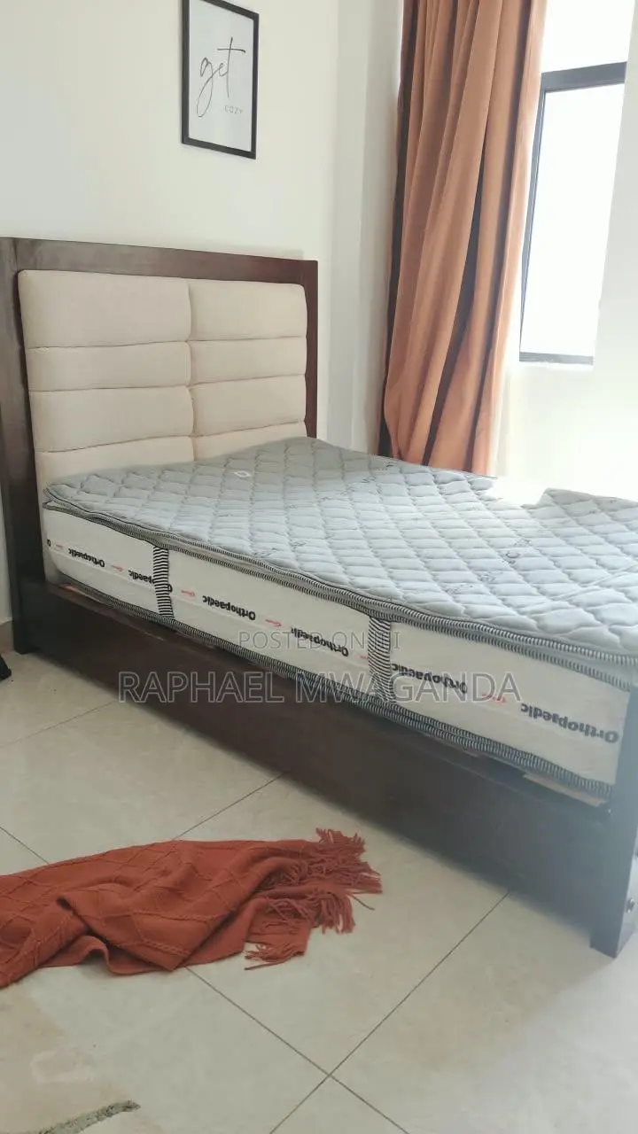 Bed & Mattress by Raph