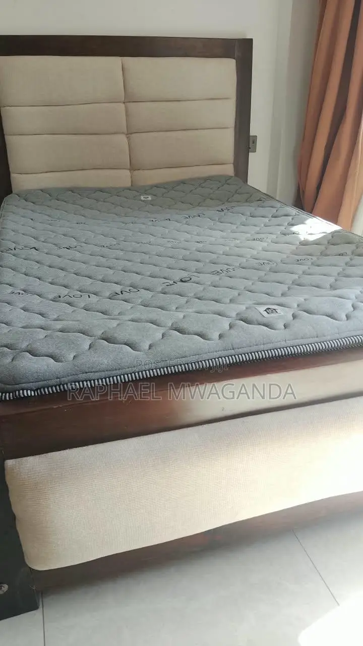 Bed & Mattress by Raph