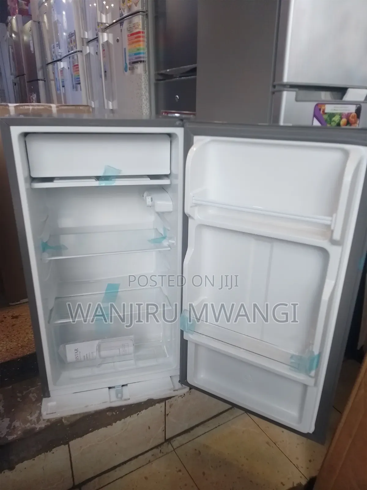 Glamstar Mini Fridge (90l)