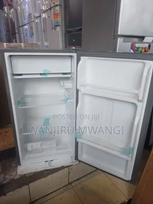 Glamstar Mini Fridge (90l)