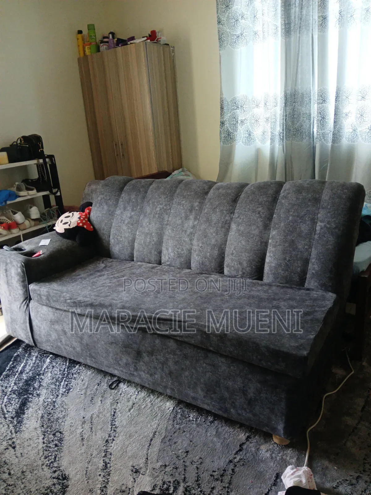 ​Clean Grey 3-Seater Sofa With Cupholder Armrest
