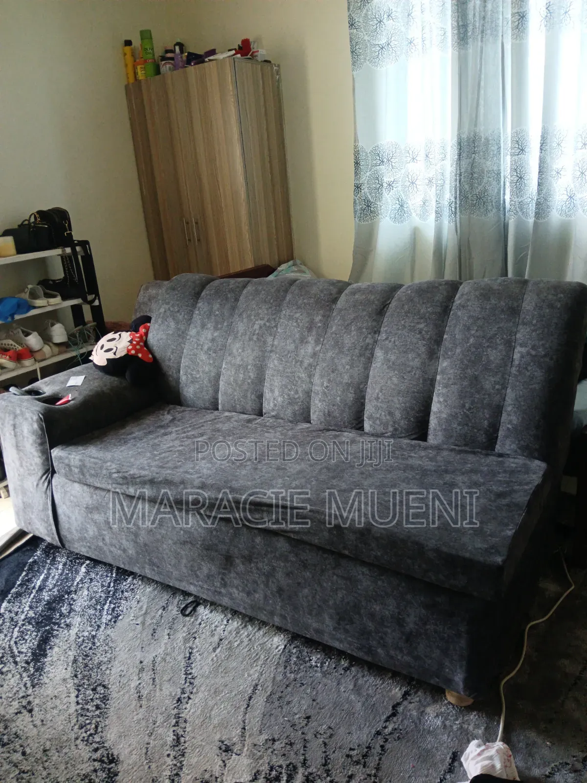 ​Clean Grey 3-Seater Sofa With Cupholder Armrest
