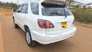 Toyota Harrier 2004 White