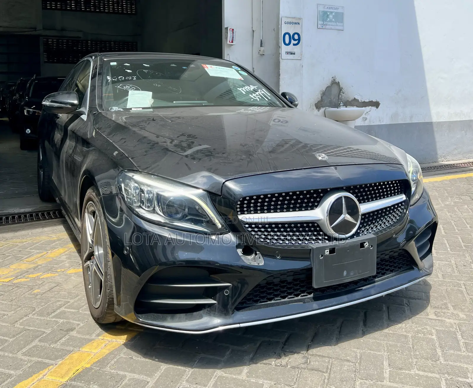 Mercedes-Benz C200 2020 Black