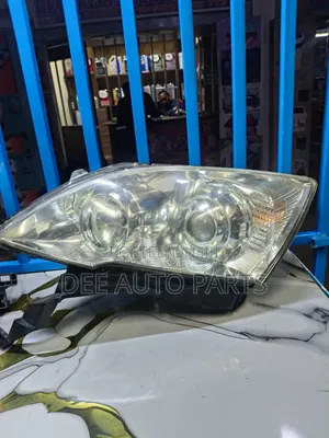 Honda CR-V Headlight/Headlamp
