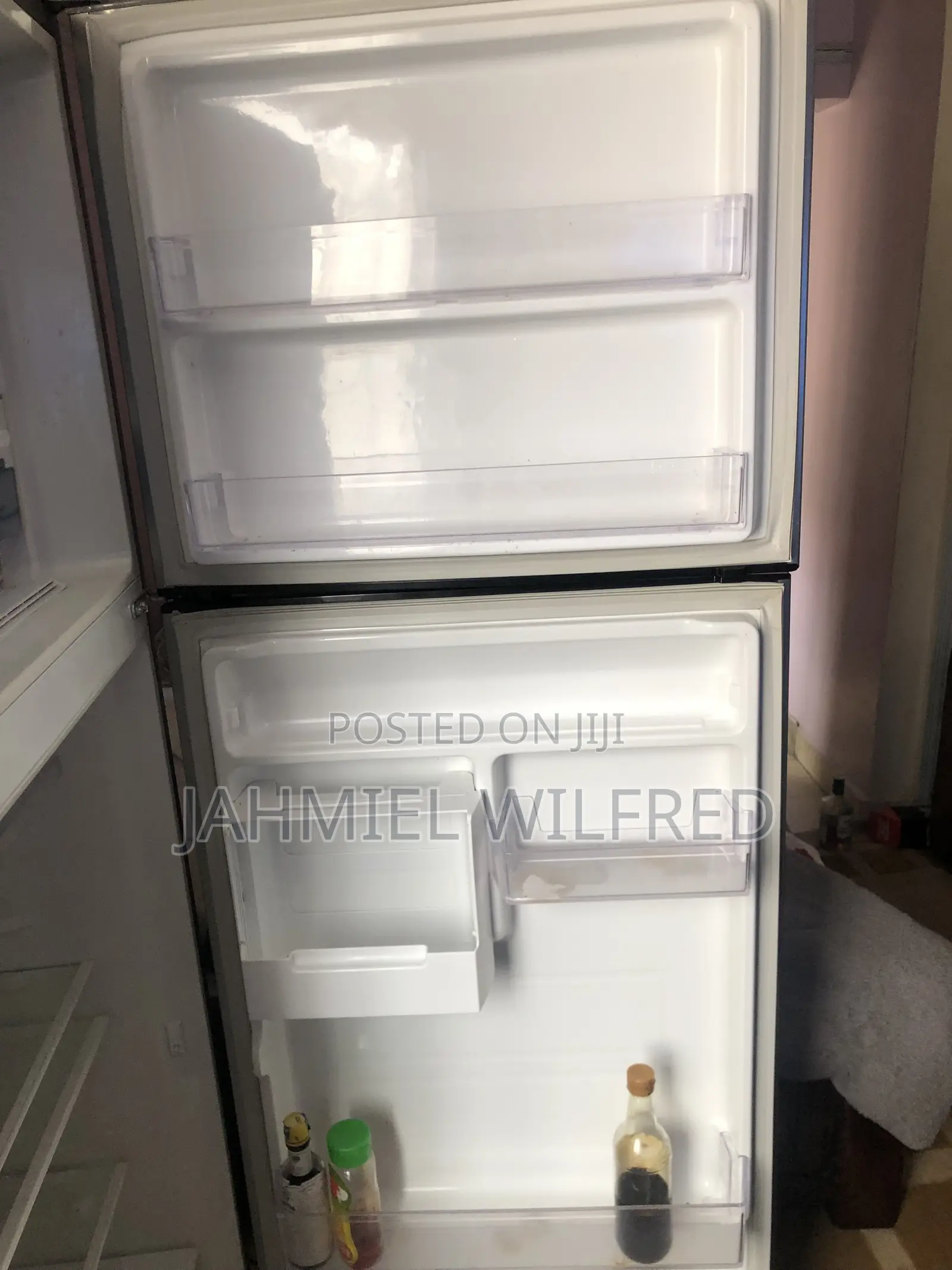 SAMSUNG Fridge 380 Litters on Sale