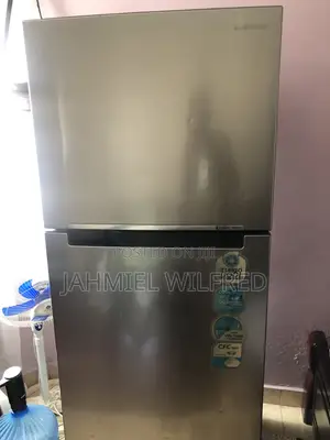 SAMSUNG Fridge 380 Litters on Sale