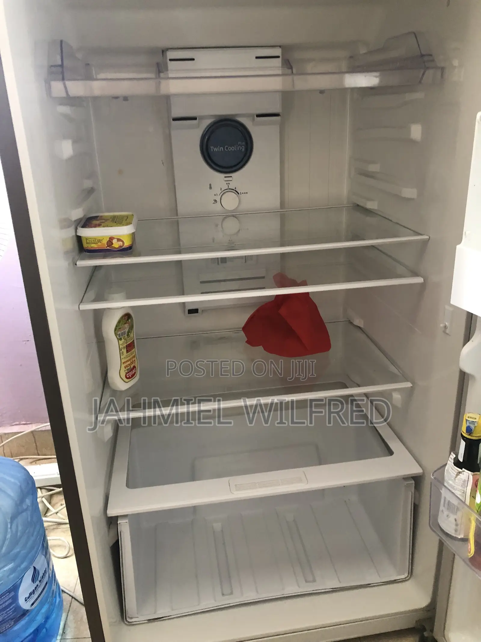 SAMSUNG Fridge 380 Litters on Sale
