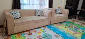 3+2 Seater Sofa in Extremely Nice Condition