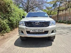 Toyota Hilux 2014 Teal