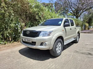 Toyota Hilux 2014 Teal