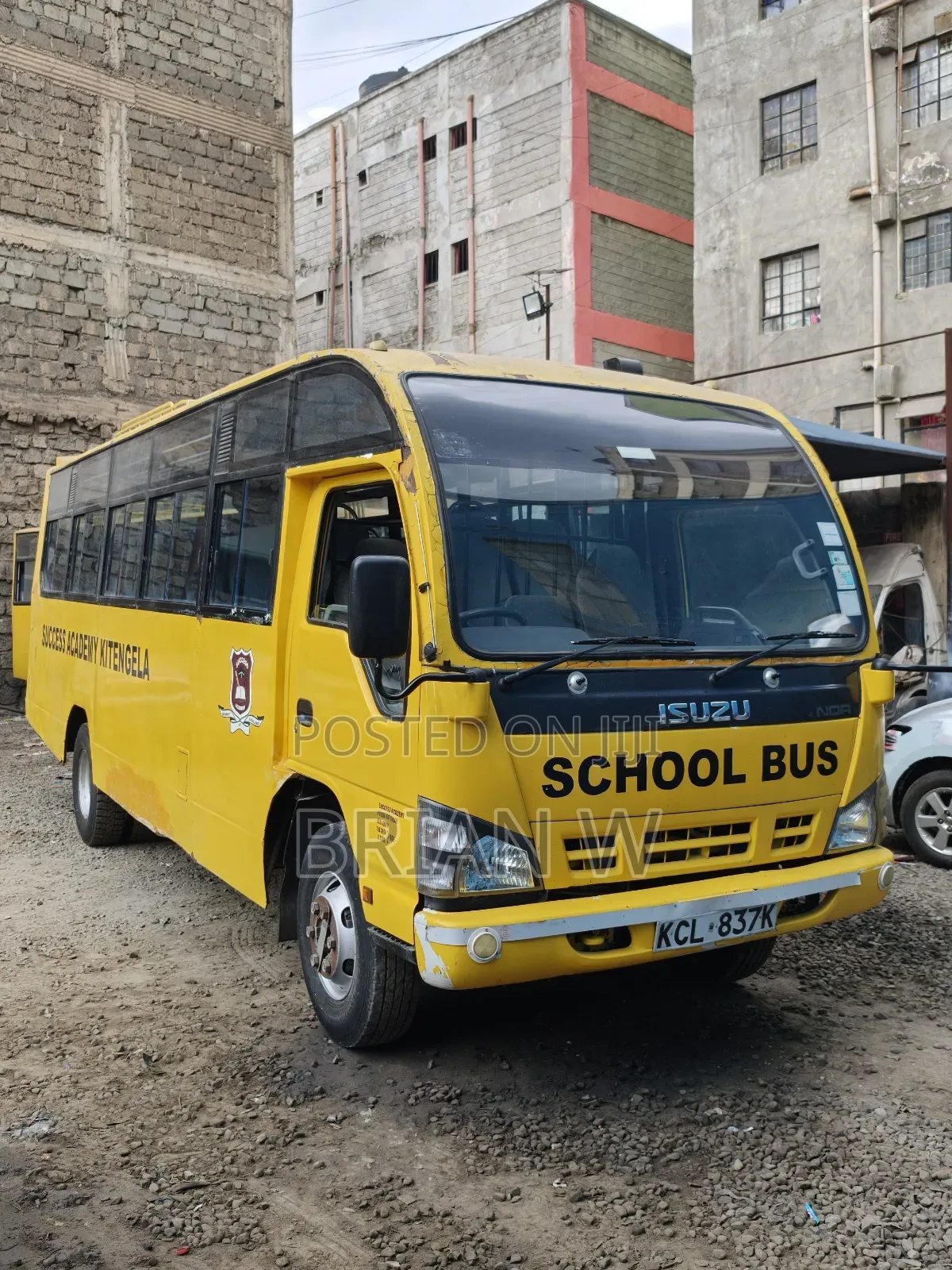 Isuzu NQR 2017 Yellow