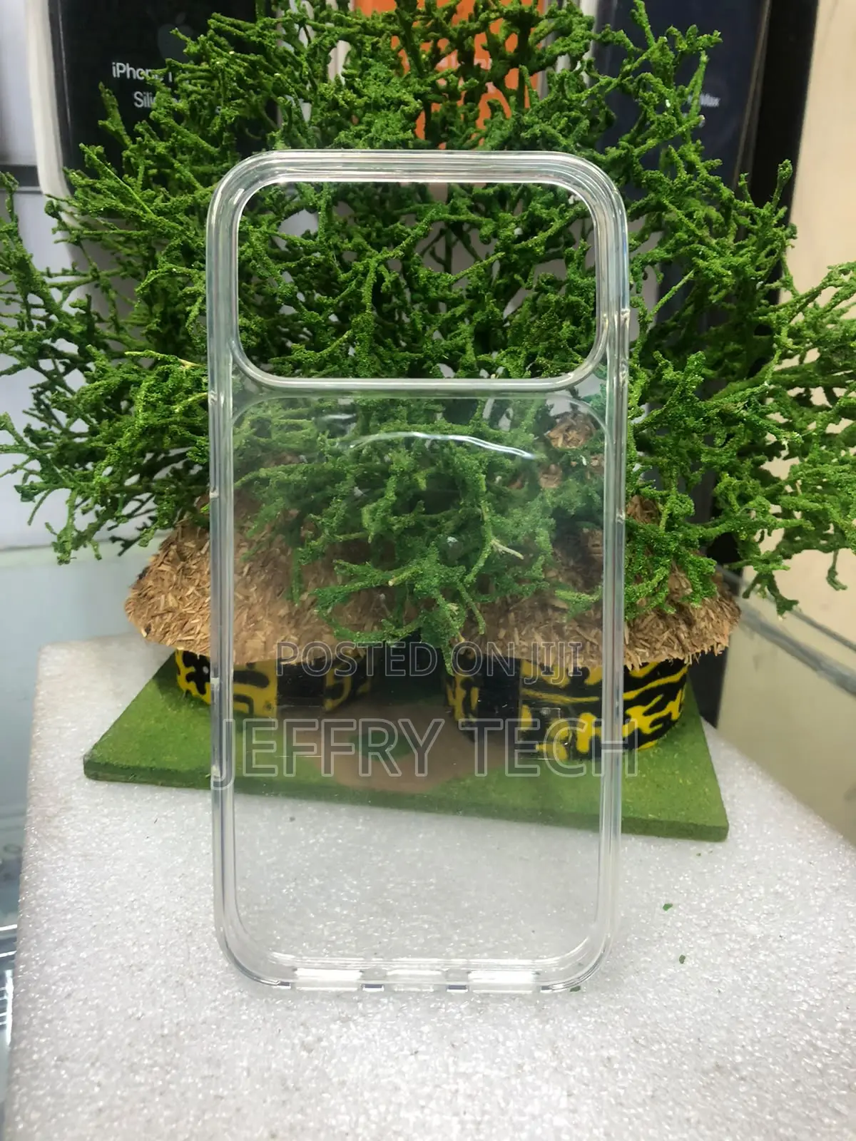 Clear, Transparent Smartphone Protective Case iPhone 17 Pro