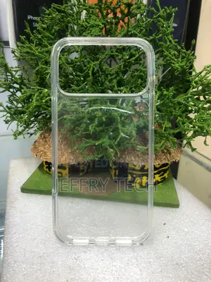 Clear, Transparent Smartphone Protective Case iPhone 17 Pro