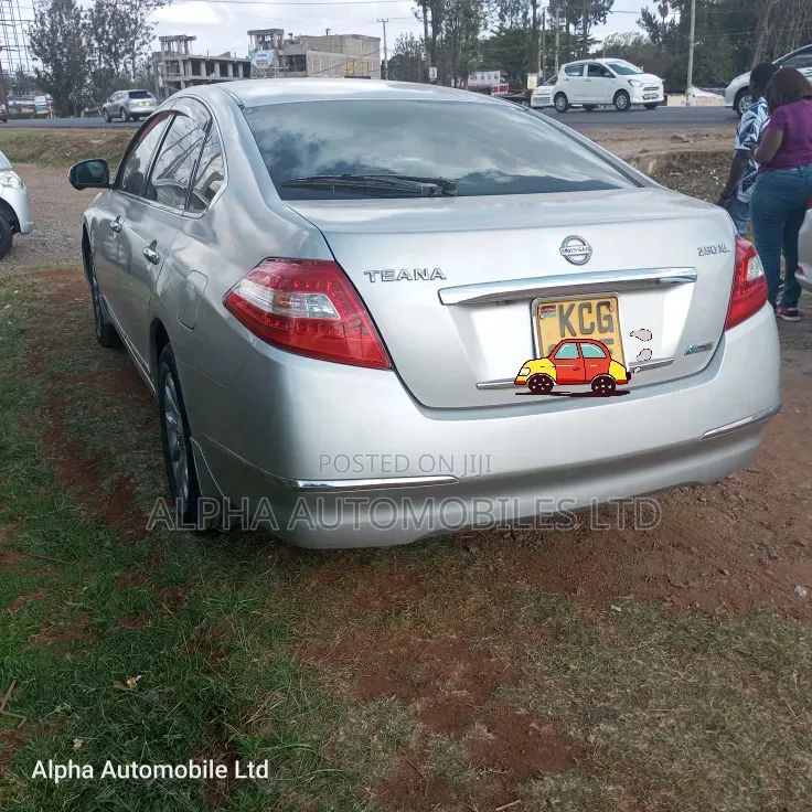 Nissan Teana 2010 Silver