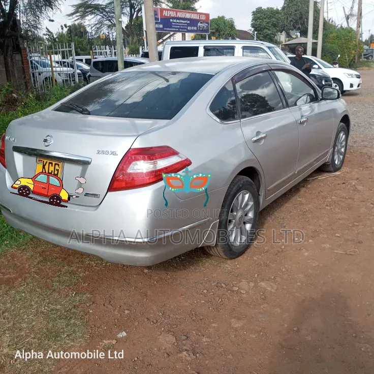 Nissan Teana 2010 Silver
