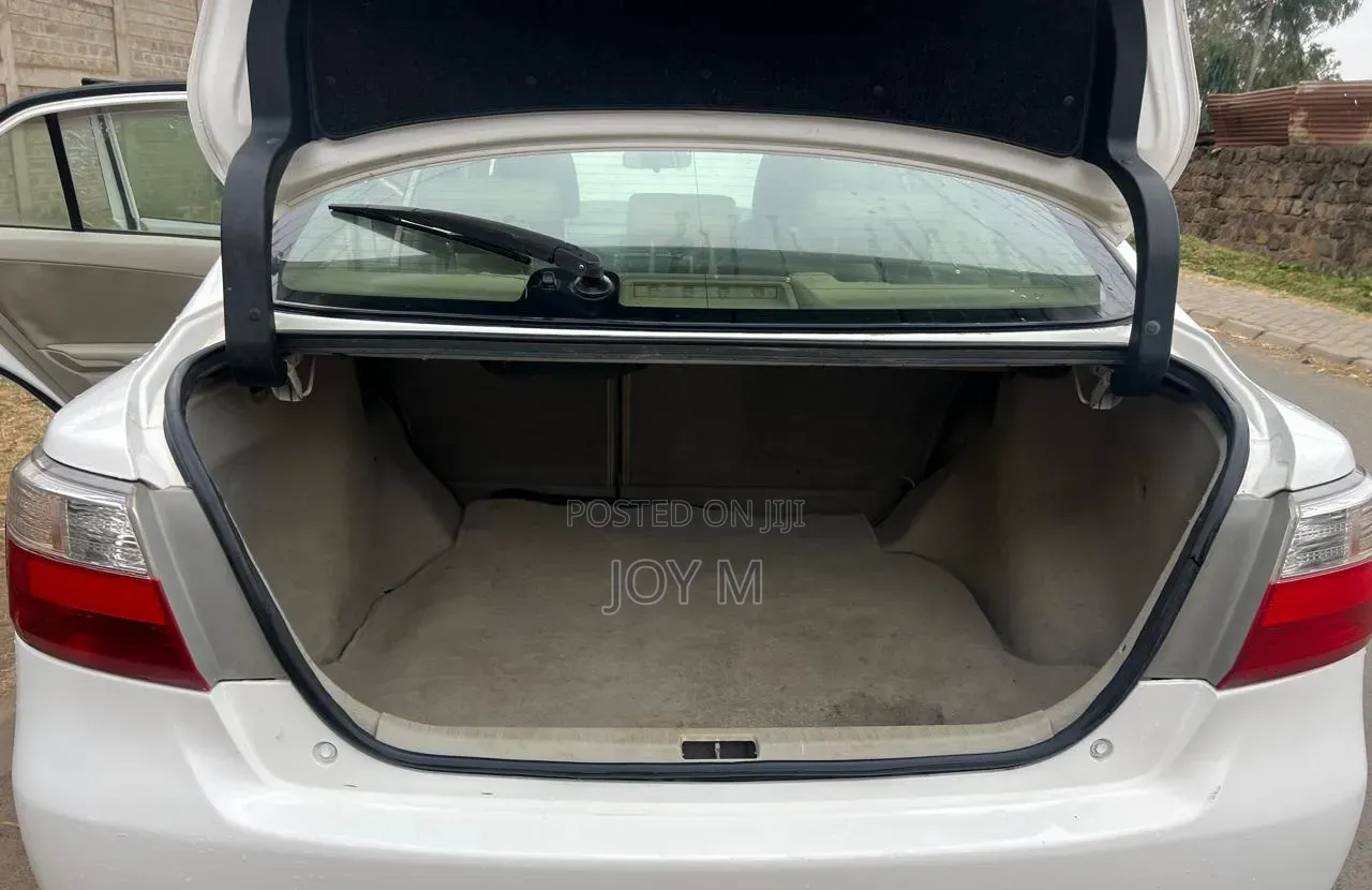 Toyota Premio 2012 White