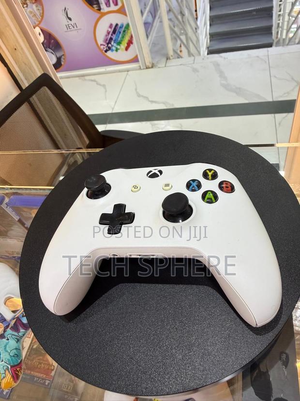 Just New Xbox One Controllers Available - thumbnail 2