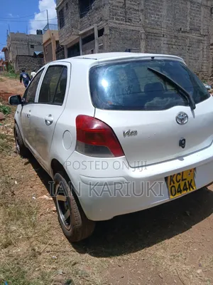 Toyota Vitz 2010 White
