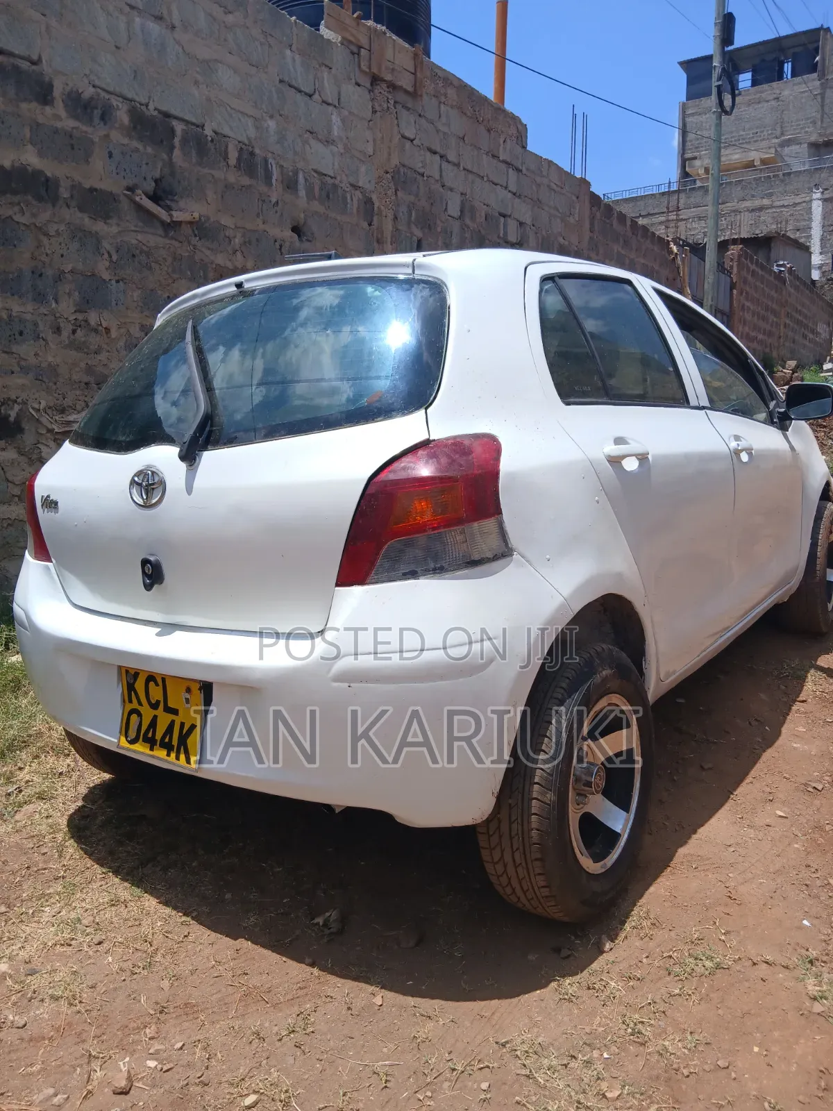 Toyota Vitz 2010 White
