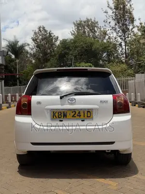 Toyota Corolla RunX 2006 White
