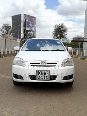 Toyota Corolla RunX 2006 White