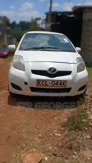 Toyota IST 2003 White