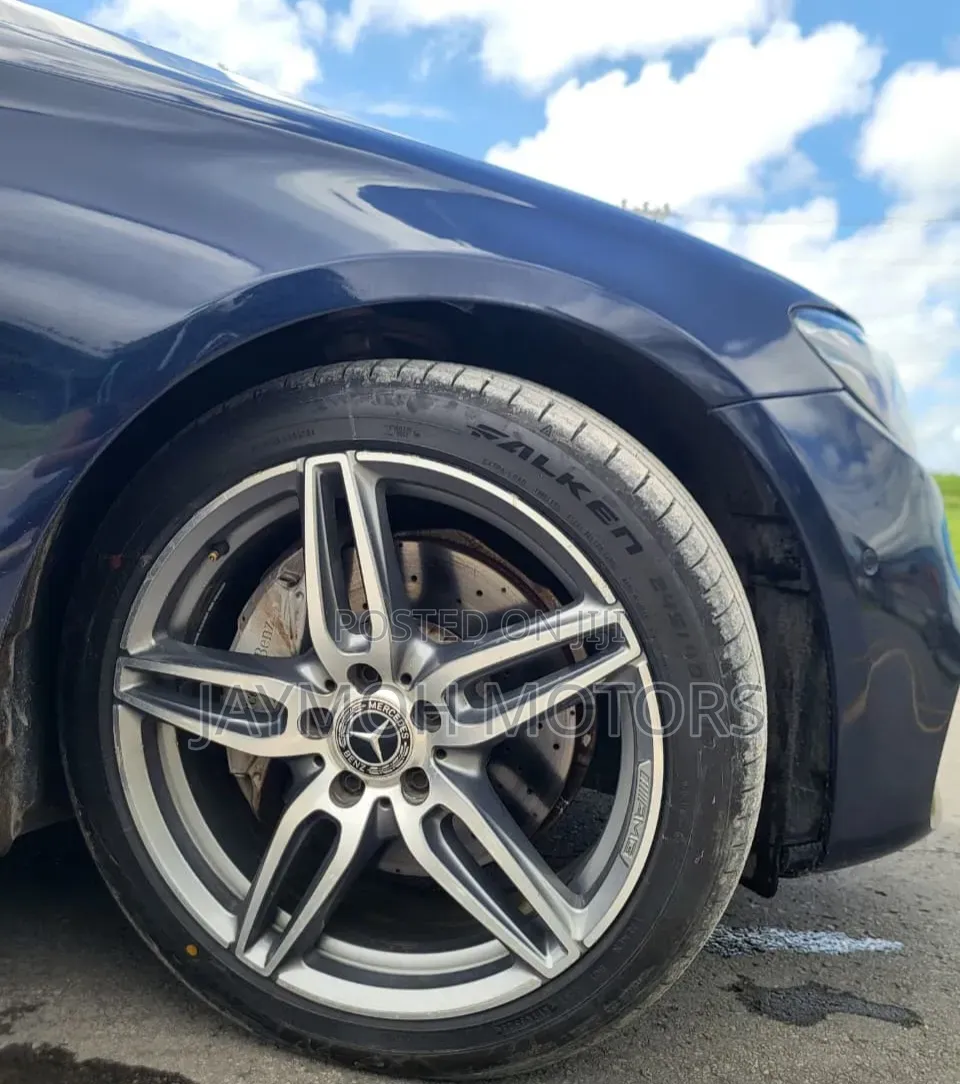 Mercedes-Benz E250 2018 Blue