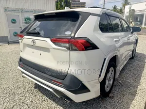Toyota RAV4 Limited AWD 2020 White