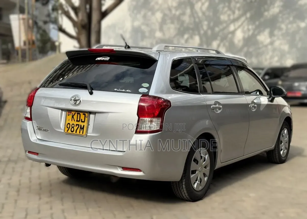 Toyota Corolla Fielder 2015 Silver