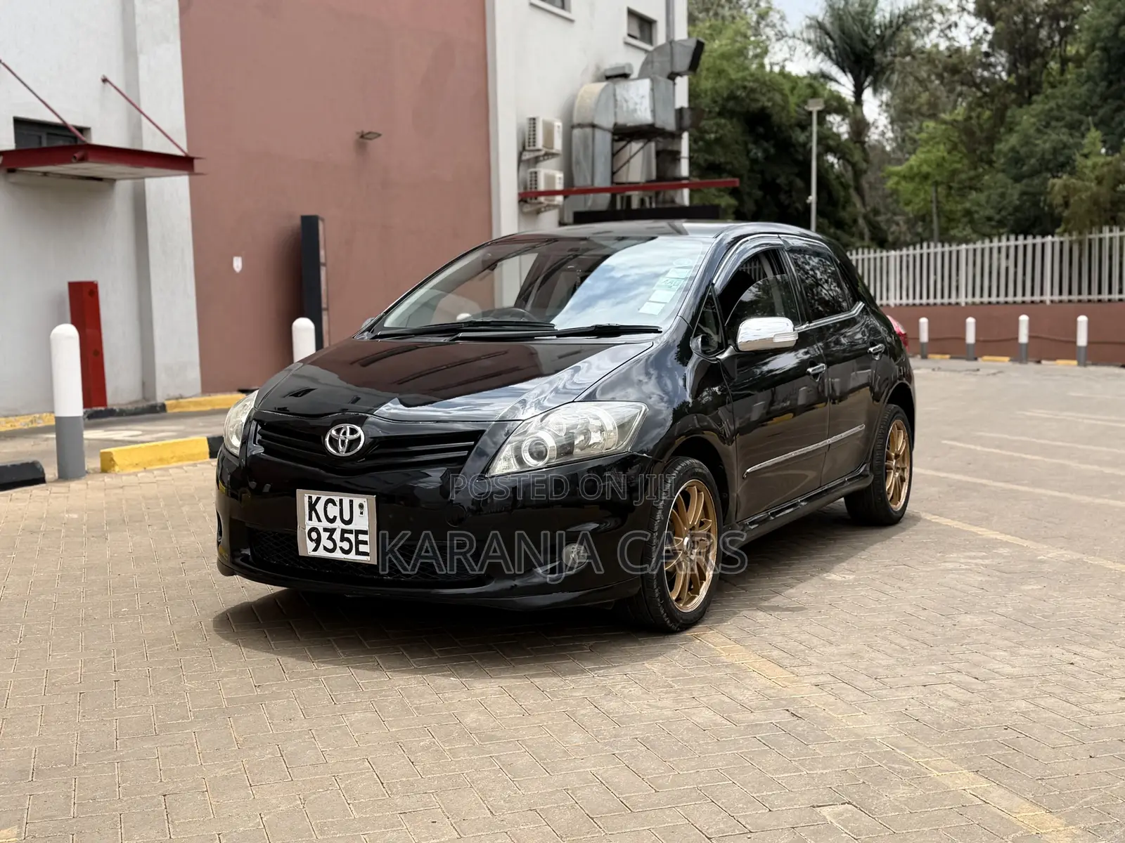 Toyota Auris 2012 Black