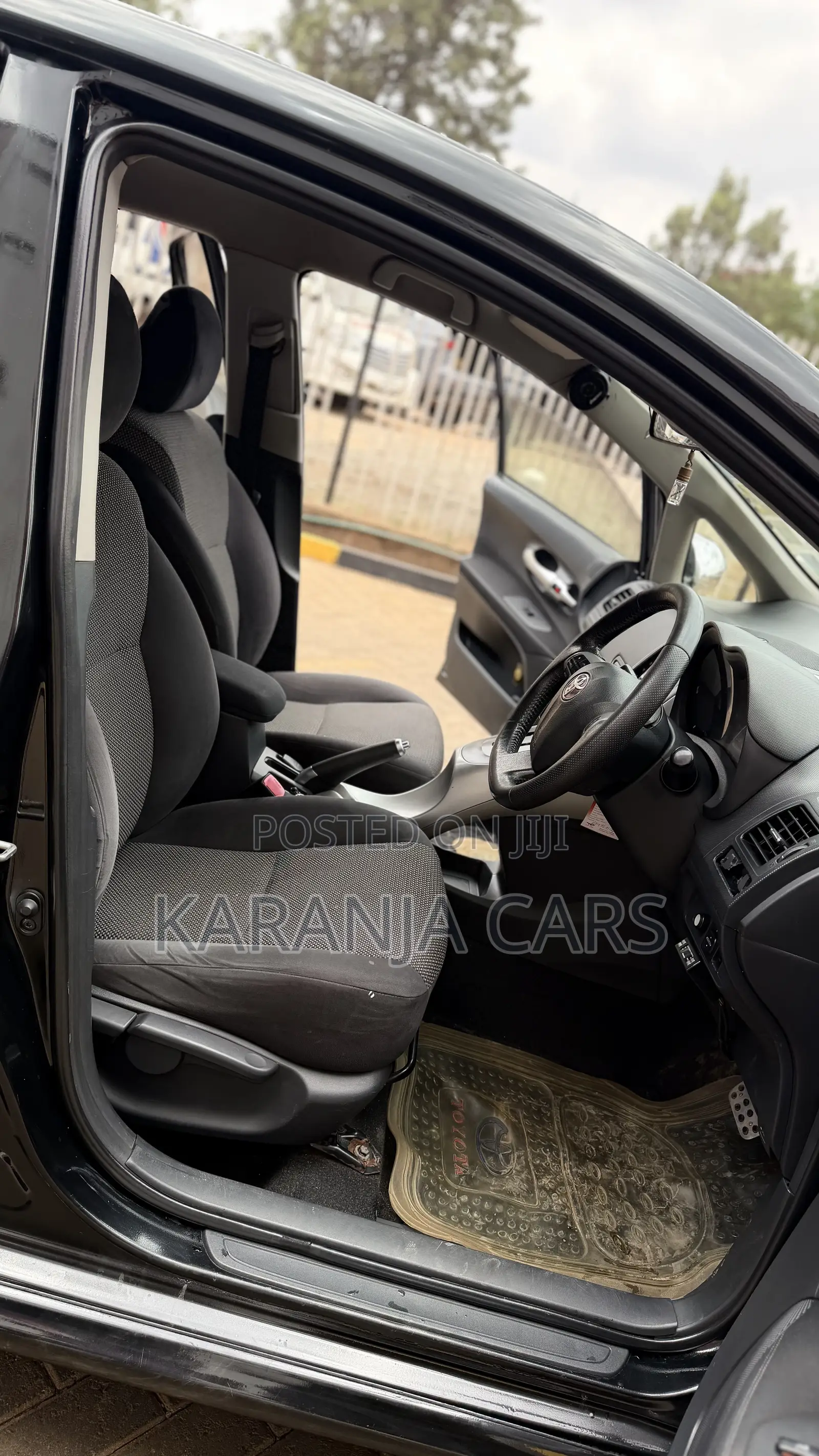 Toyota Auris 2012 Black