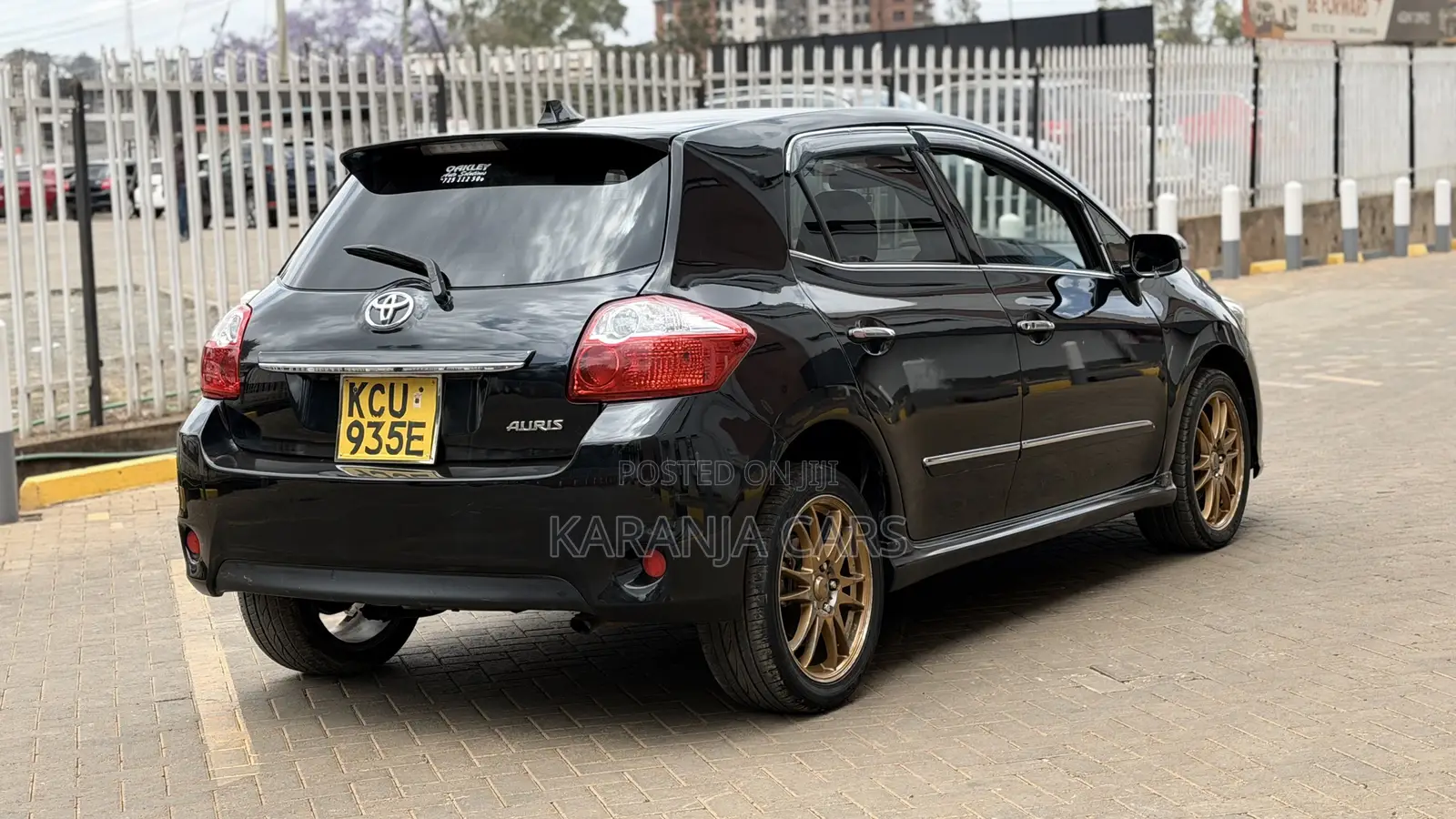 Toyota Auris 2012 Black