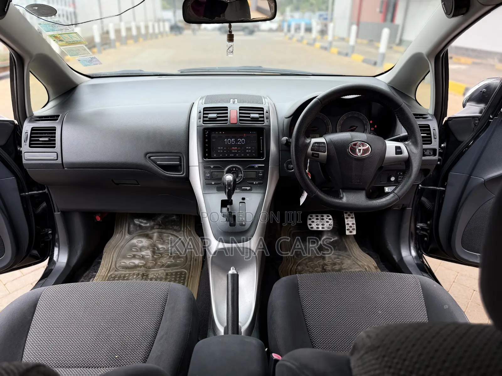 Toyota Auris 2012 Black
