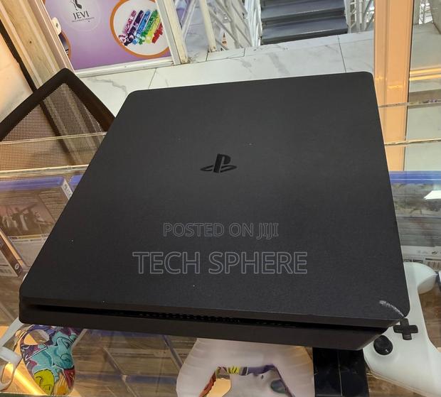 Almost New PS4 Slim Console - thumbnail 3