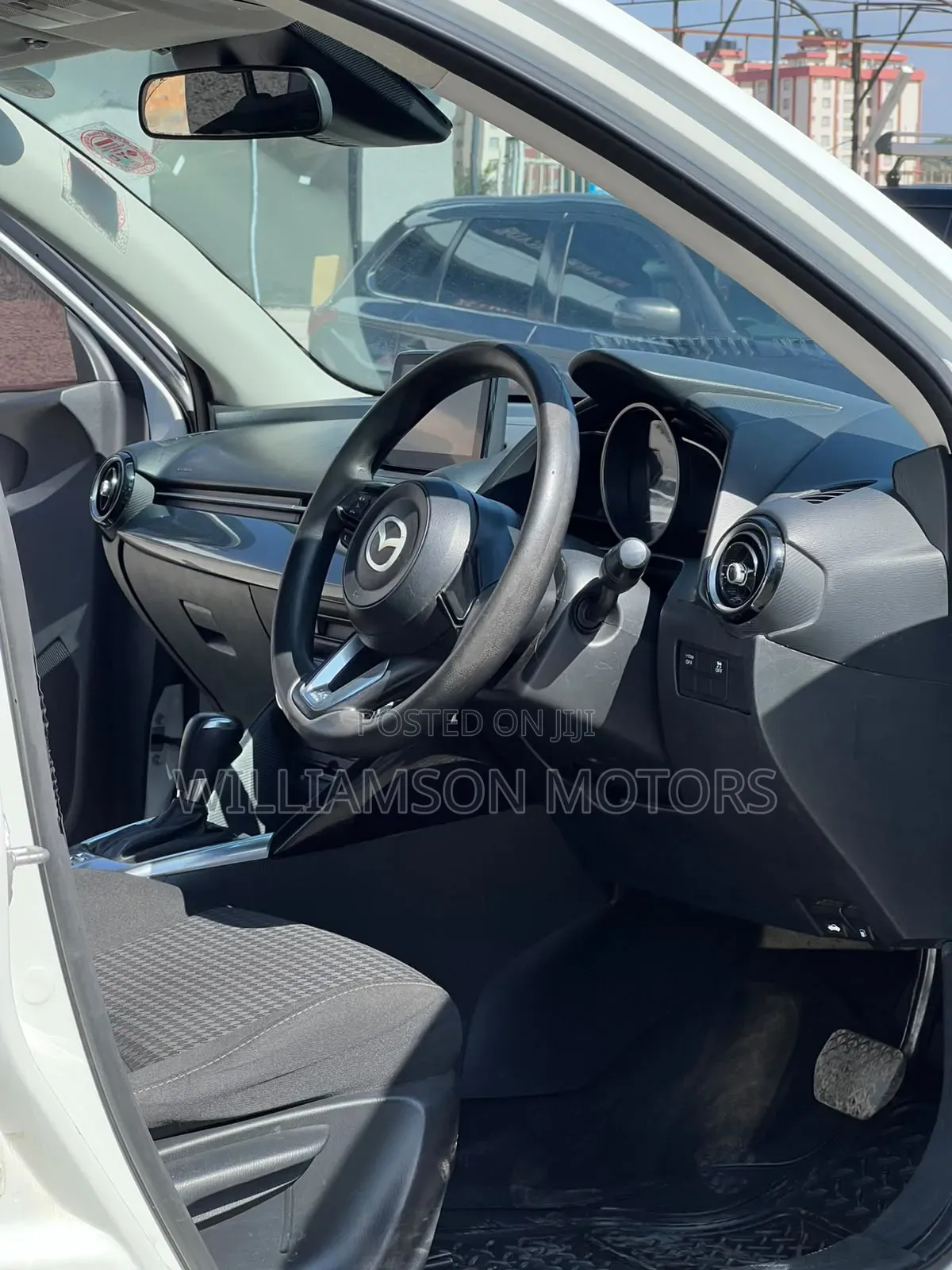 Mazda Demio 2017 Pearl