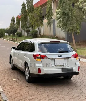 Subaru Outback 2009 White