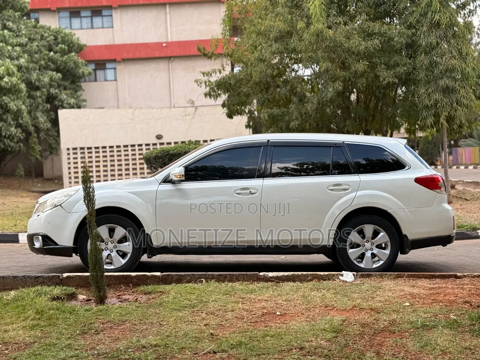 Subaru Outback 2009 White