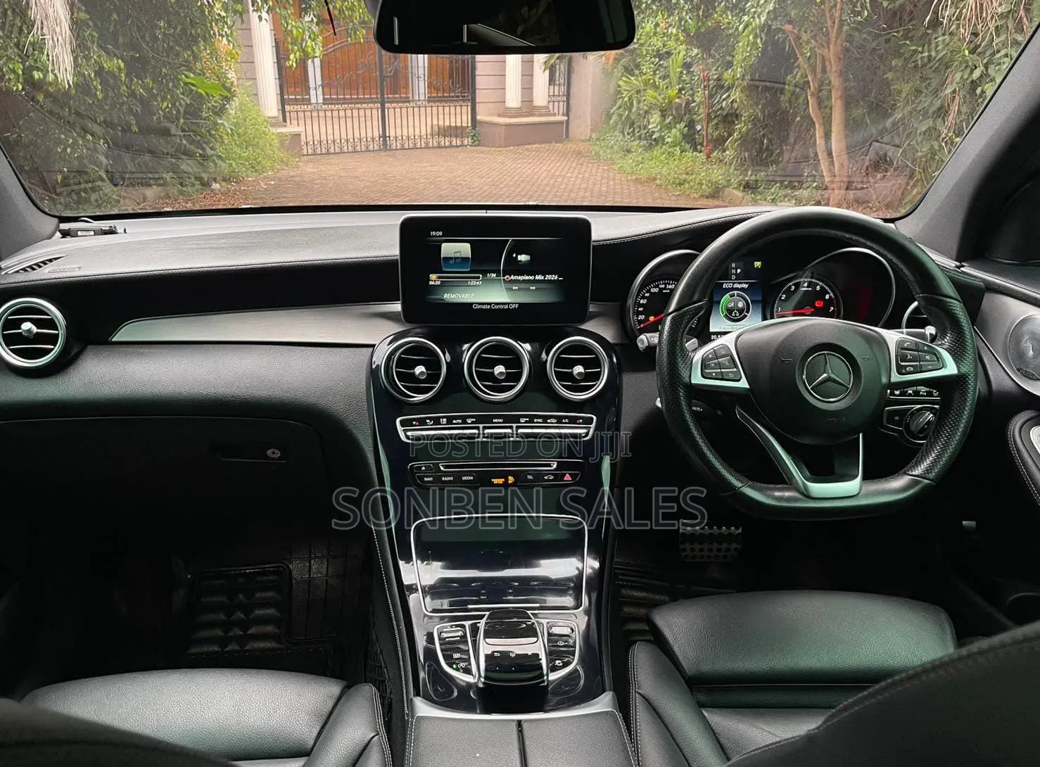 Mercedes-Benz GLC-Class 2017 White