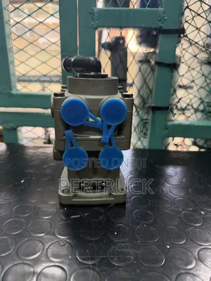 Foot Brake Valve/Brake Master Valve 8mm Full Output Sino Howo H2/H3 FG
