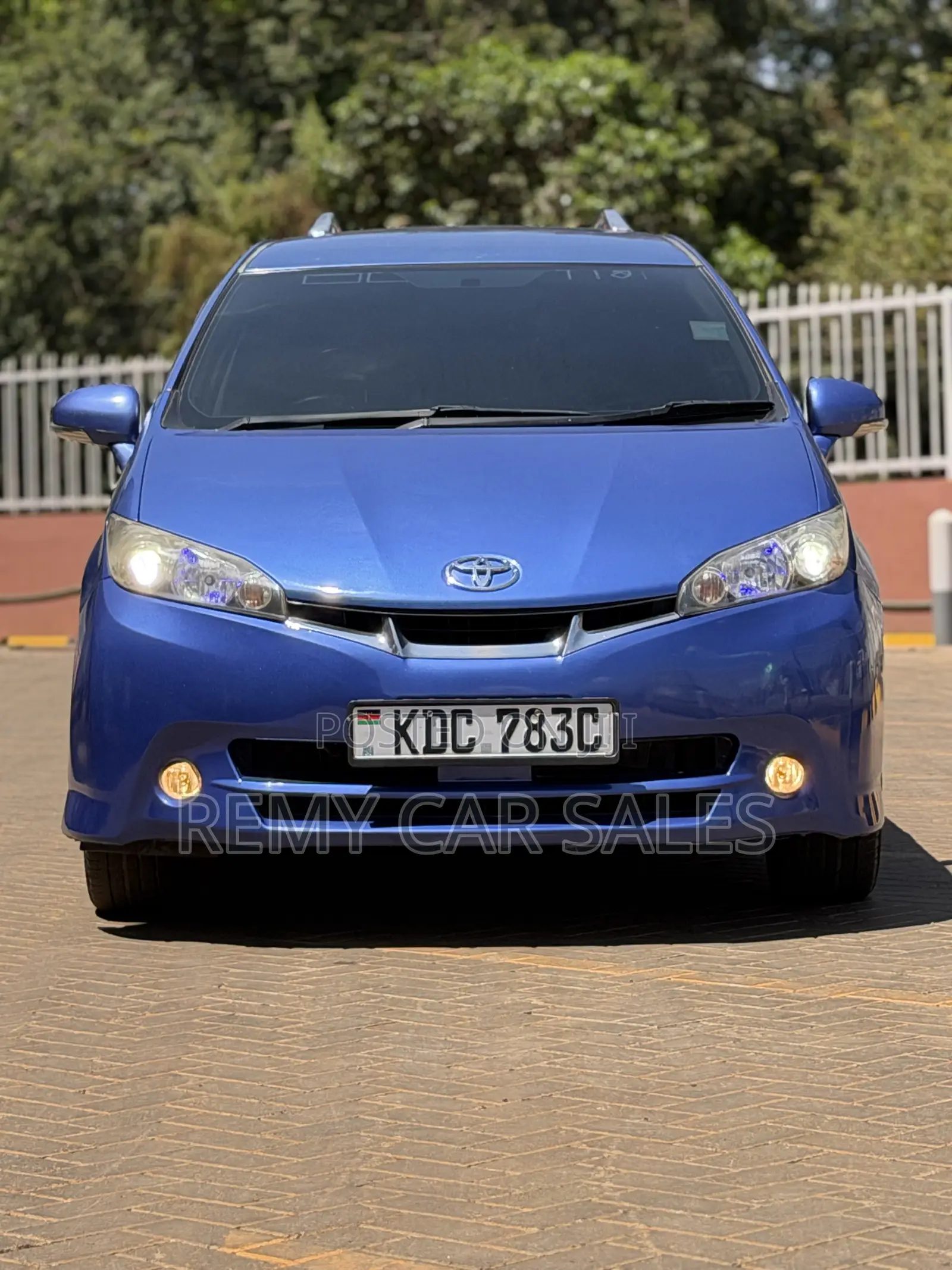 Toyota Wish 2014 Blue