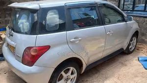 Toyota IST 2003 Silver