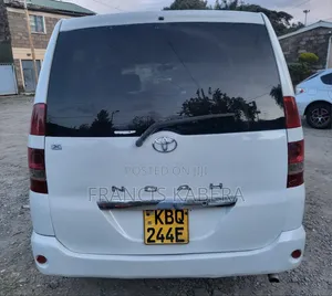 Toyota Voxy 2004 White
