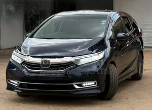 Honda Fit Shuttle 1.5 Hybrid 2WD 2019 Black