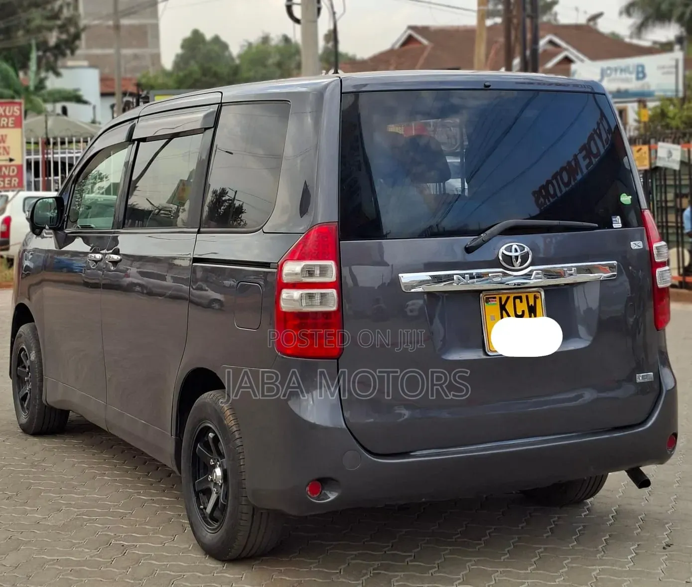 Toyota Noah 2012 Gray