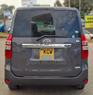 Toyota Noah 2012 Gray