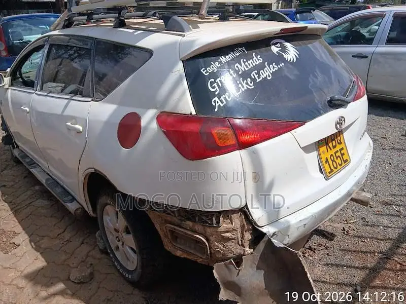 Toyota Caldina 2004 White