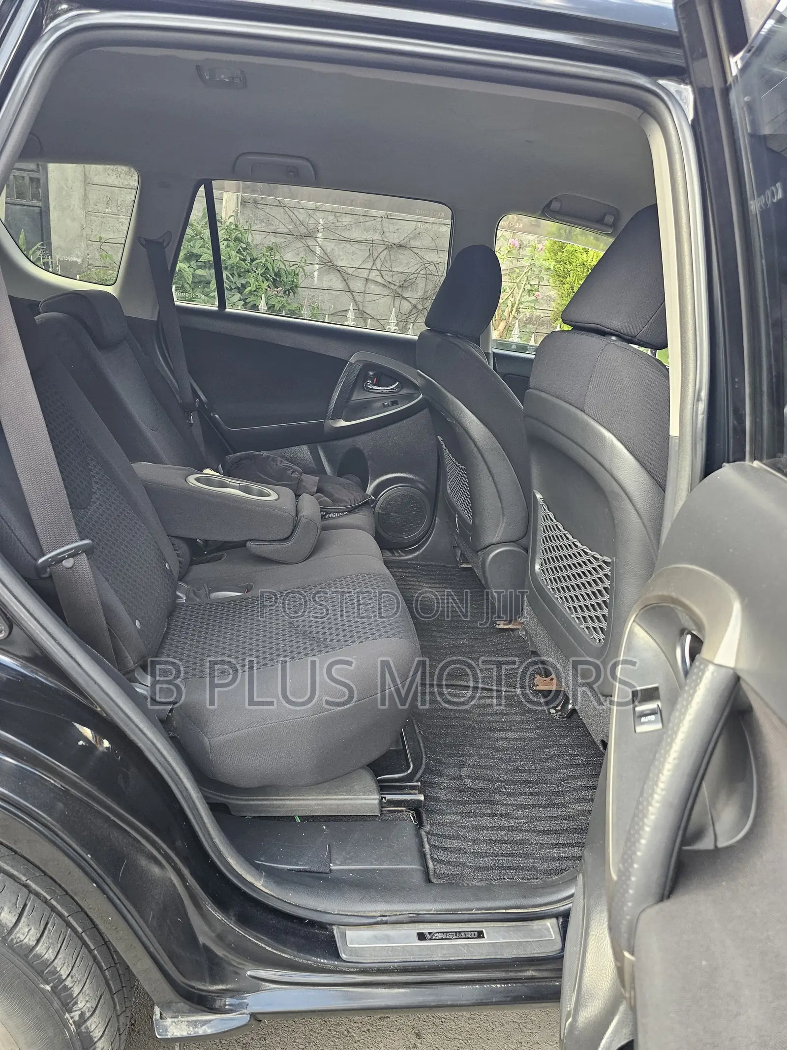 Toyota Vanguard 2011 Black