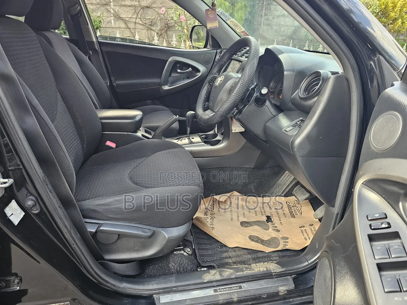 Toyota Vanguard 2011 Black
